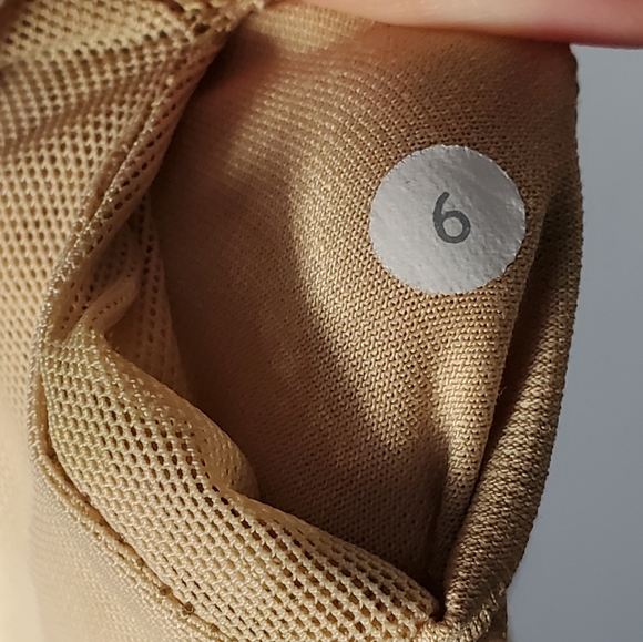 🎀Lululemon Power Y Tank *Luon Light Engineered🎀 - Picture 6 of 7